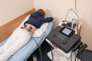 Elektrophorese-Patienten verschrieben für die Behandlung von Schmerzen im unteren Rücken und Entzündungen